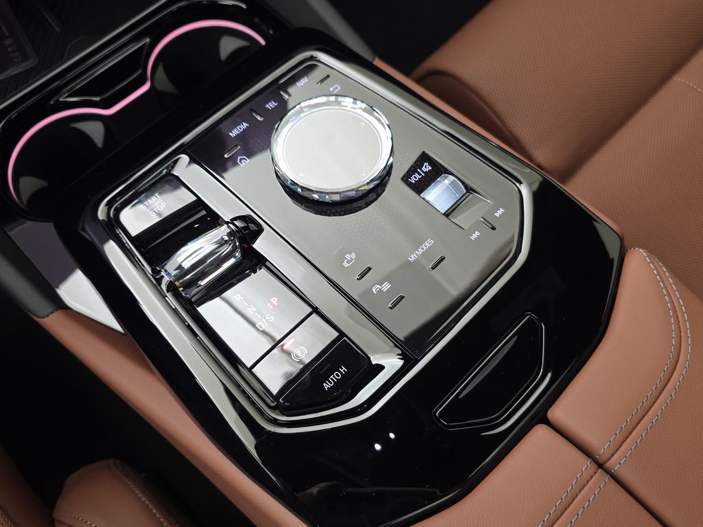 2026 Bmw 550e 550e xDrive photo 18