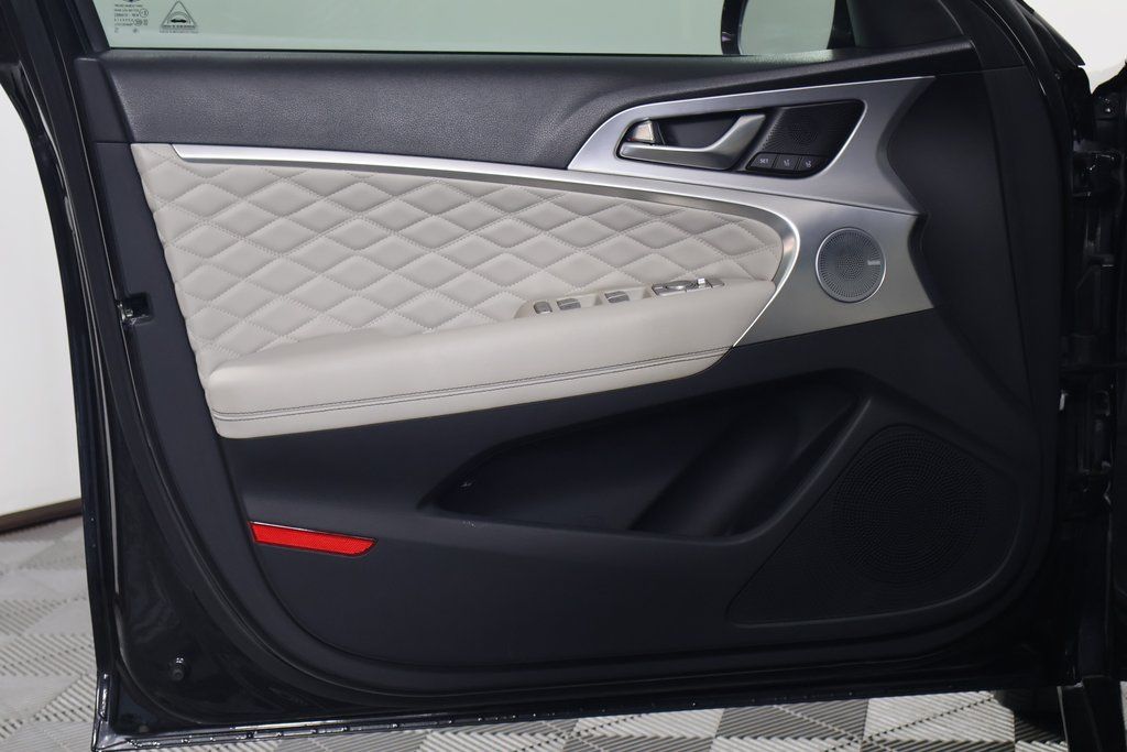 Thumbnail: 2019 Genesis G70 - 12