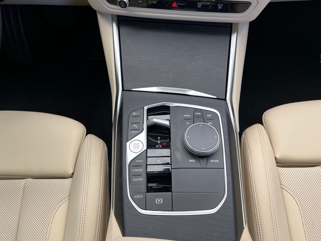 2023 BMW 3 Series 330i 11