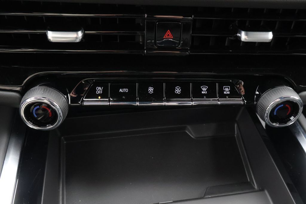 Thumbnail: 2026 Chevrolet Suburban - 27