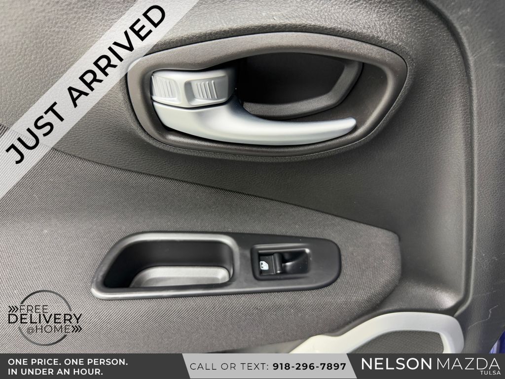 Used 2019 Blue Jeep Latitude image 35