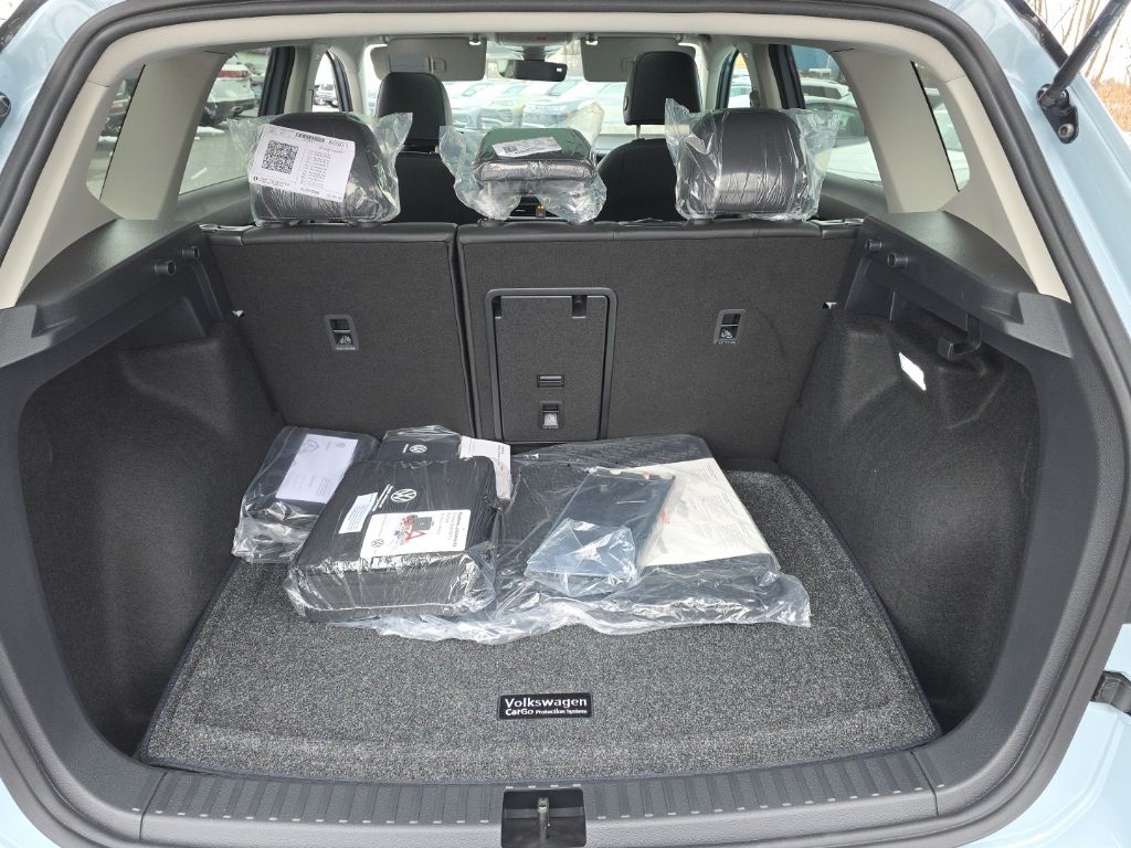 2026 Volkswagen Taos 1.5T SE Black Gray at Sutliff Volkswagen