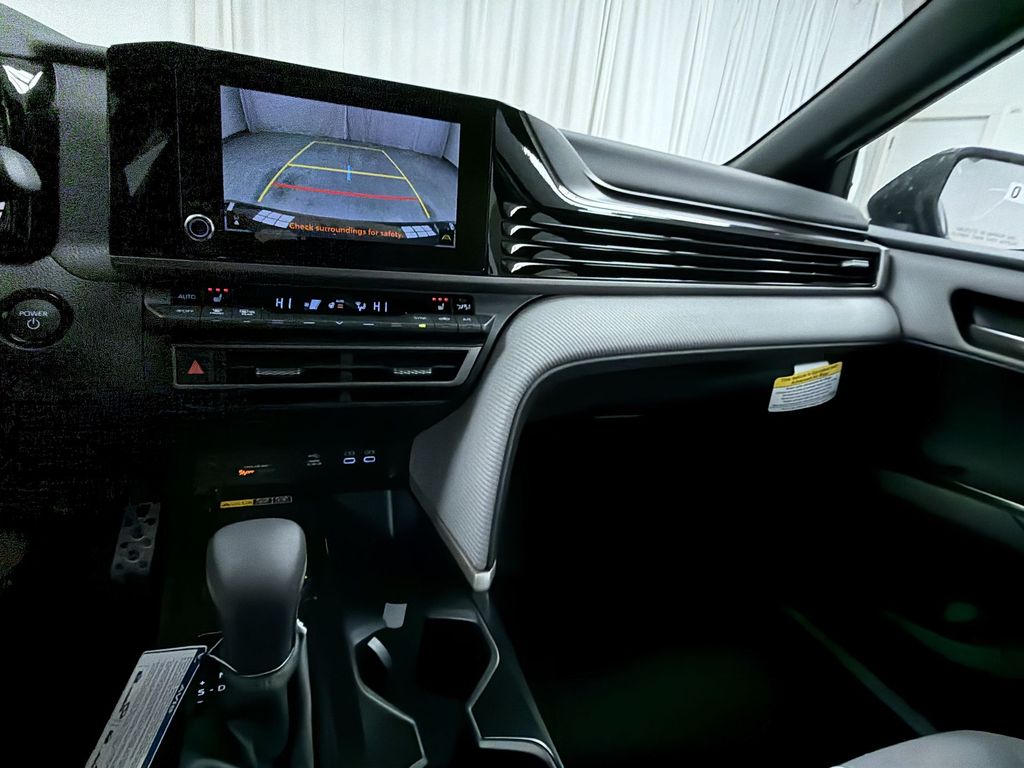 2026 Toyota Camry SE - Photo 20
