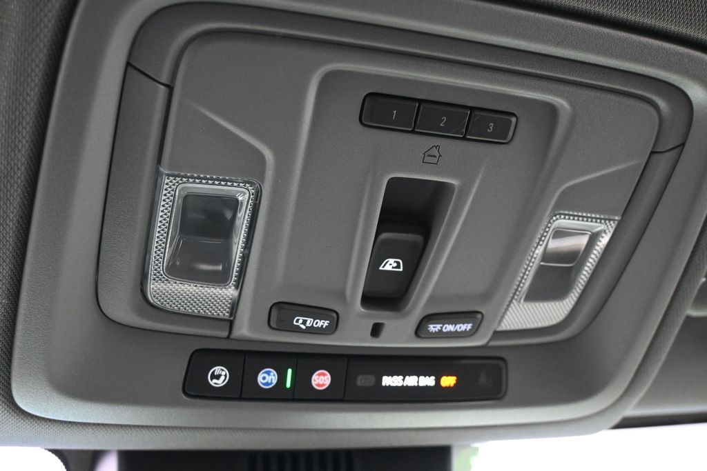 Used 2023 Summit White GMC Elevation image 27