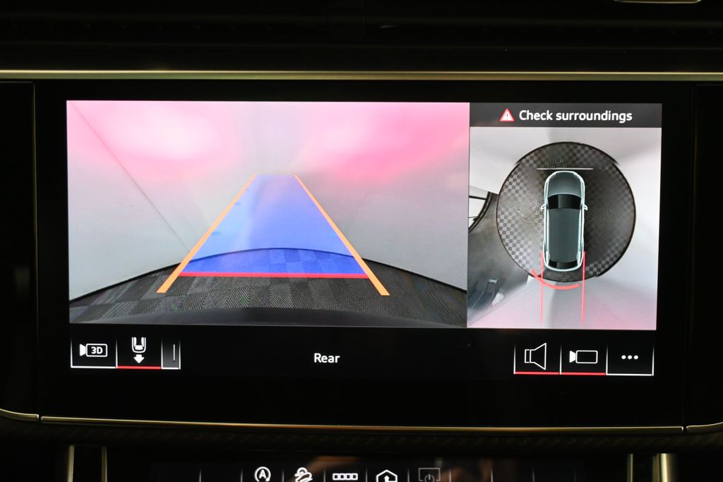 Thumbnail: 2024 Audi RS Q8 - 25