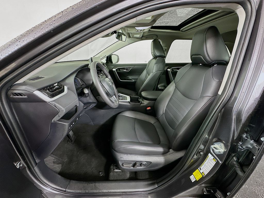 Thumbnail: 2024 Toyota RAV4 - 21