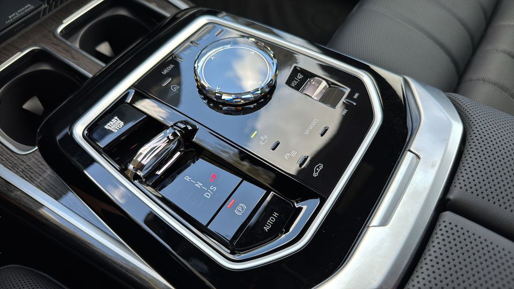New 2026 Gray BMW 760i xDrive image 23