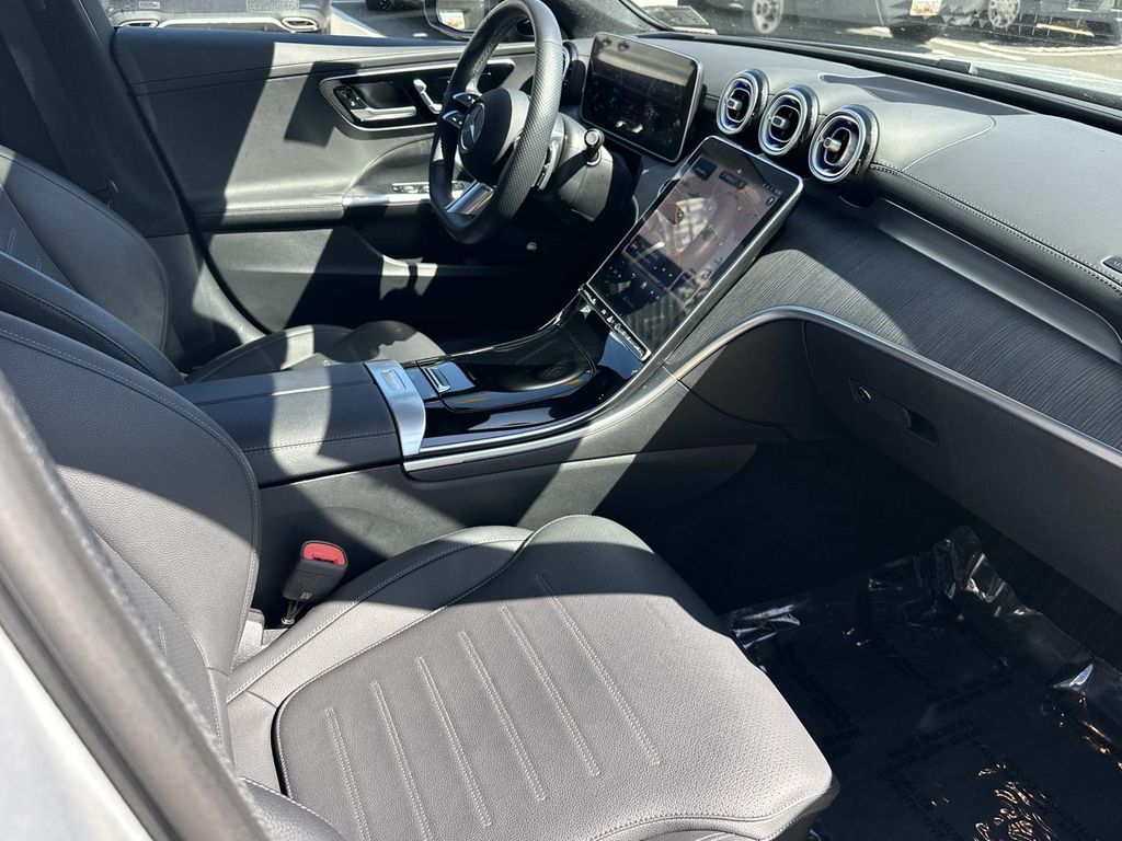 Thumbnail: 2025 Mercedes-Benz C-Class - 21