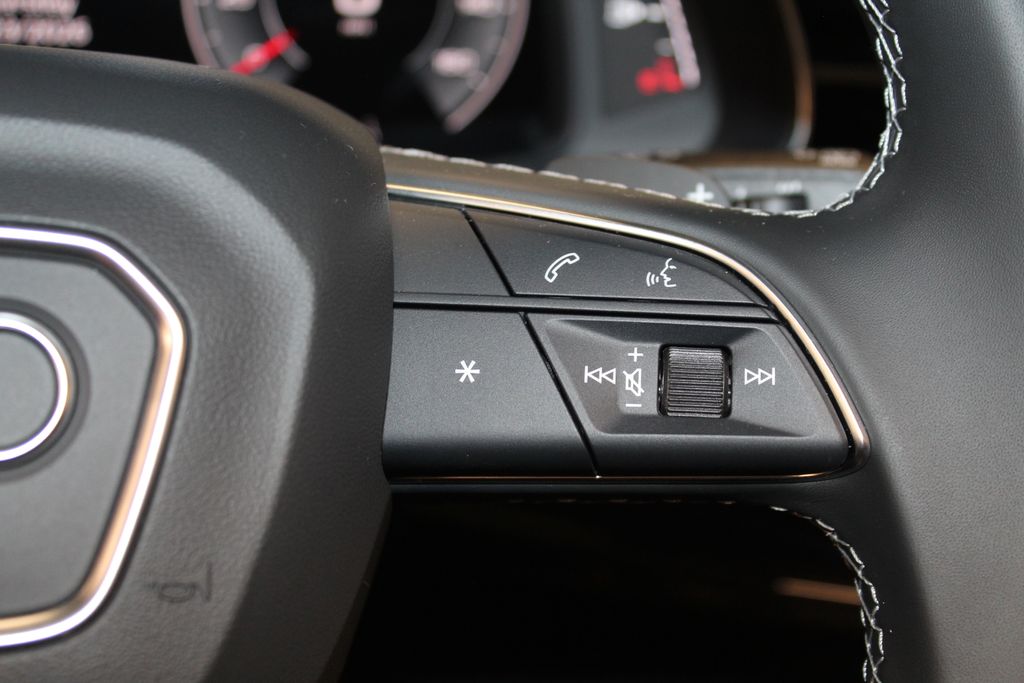 Thumbnail: 2026 Audi Q7 - 31