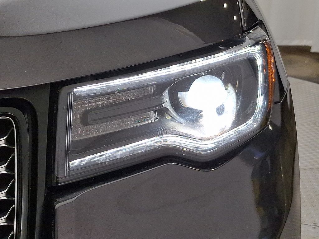 Thumbnail: 2021 Jeep Grand Cherokee - 9