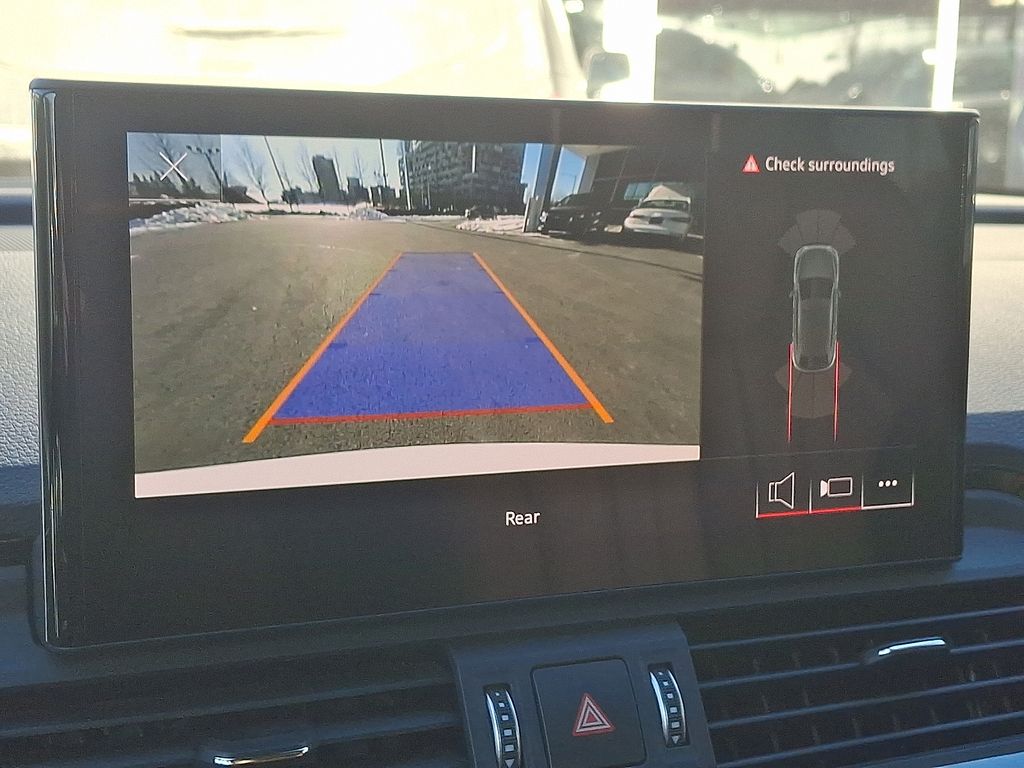 Thumbnail: 2022 Audi Q5 - 17