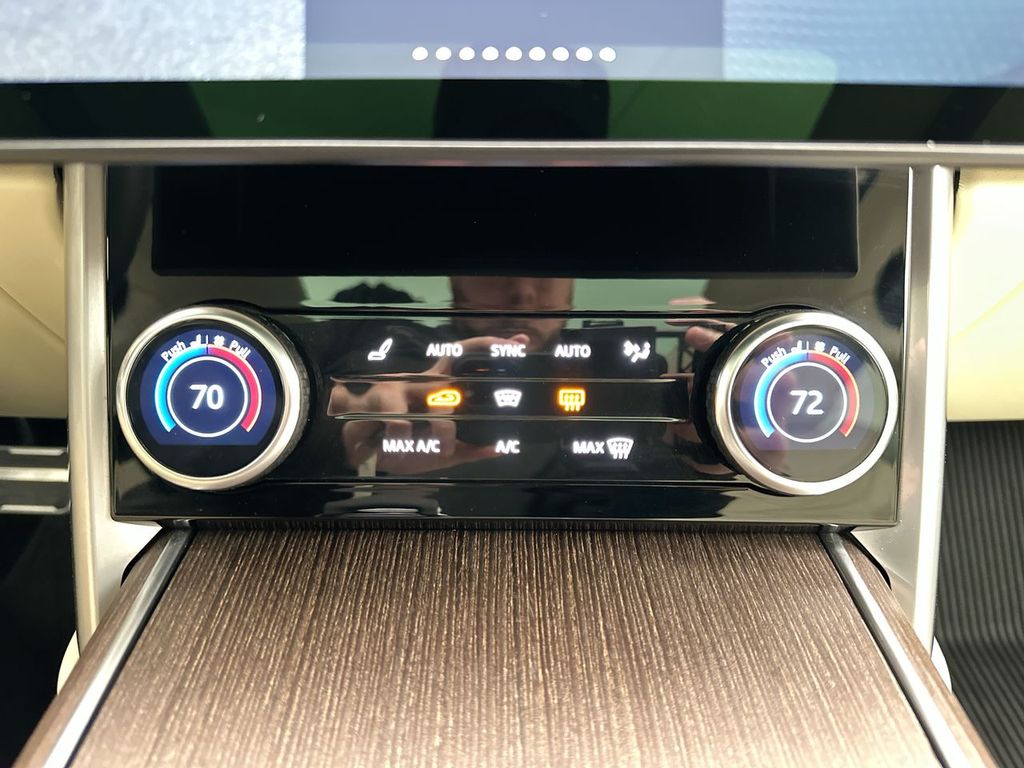 Thumbnail: 2023 Land Rover Range Rover - 21