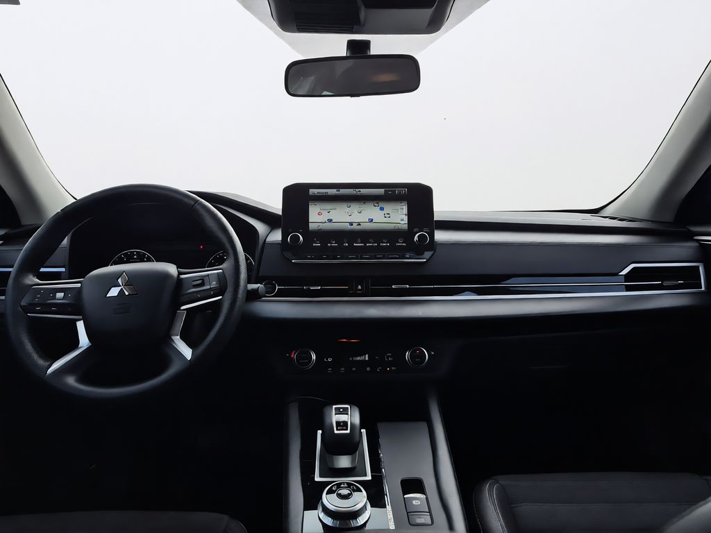 2023 Mitsubishi Outlander SE Silver at North Houston Mitsubishi