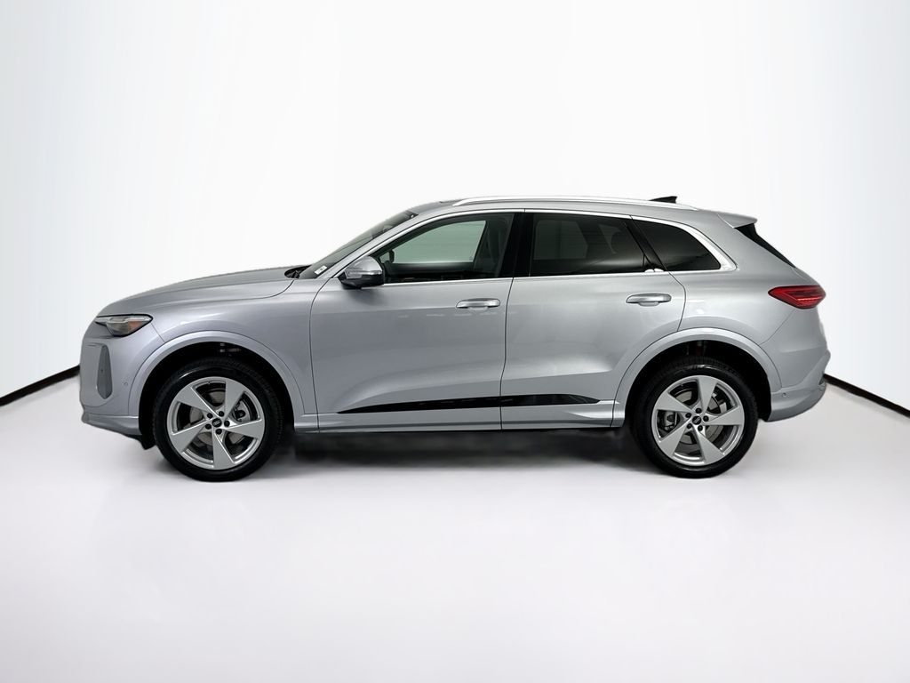 Thumbnail: 2026 Audi Q5 - 8
