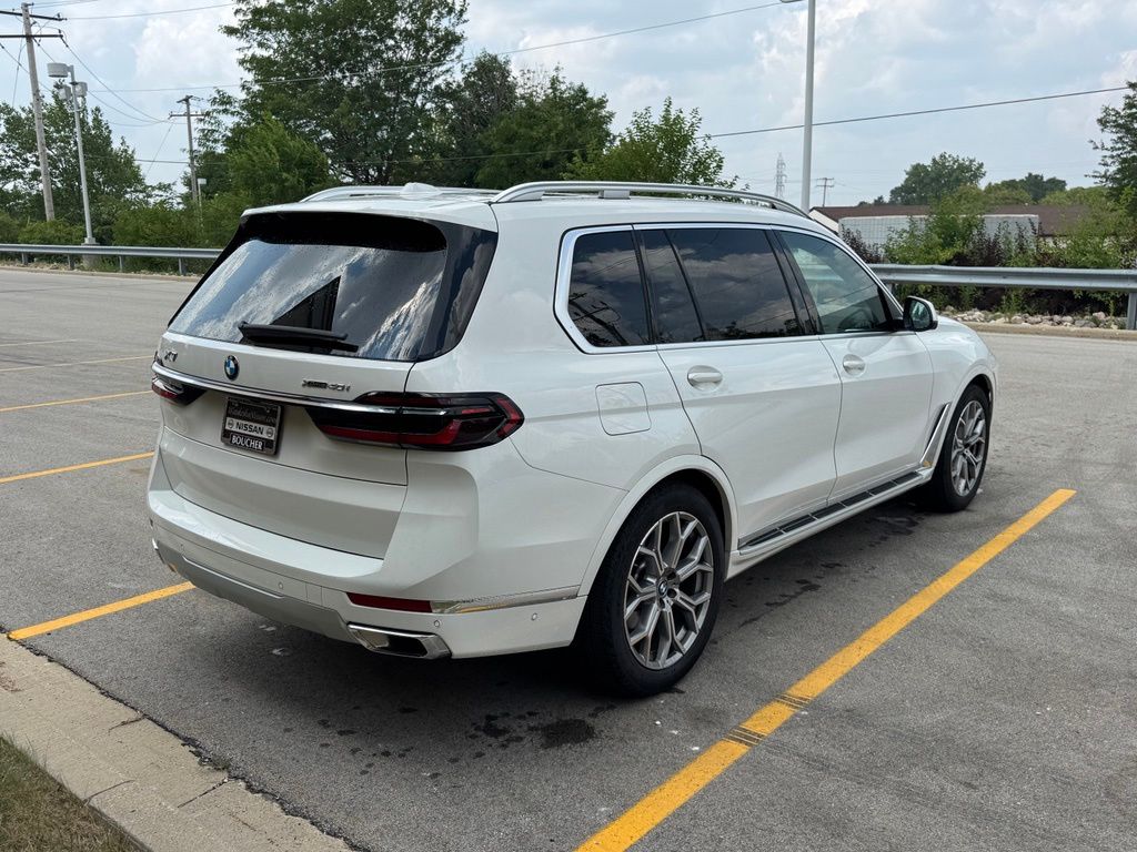 Used 2026 Alpine White BMW xDrive40i image 4