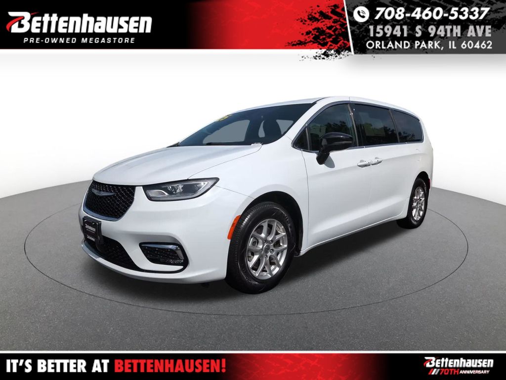 Bright White Clearcoat 2025 Chrysler Pacifica Minivan Front-Wheel Drive 9-Speed Automatic