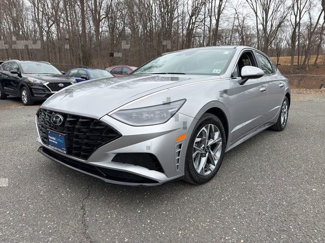 Curated Silver 2023 Hyundai Sonata SEL FWD Sedan Front-Wheel Drive 8-Speed Automatic