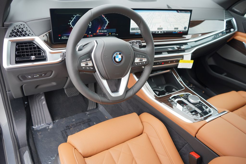 Thumbnail: 2026 BMW X5 - 13