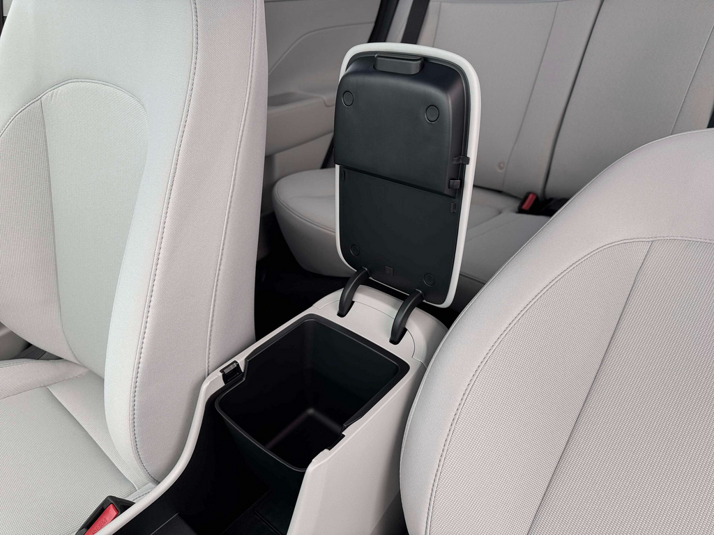 New 2026 Blue Hyundai SE image 19