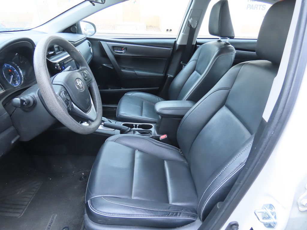 2017 Toyota Corolla XLE 10