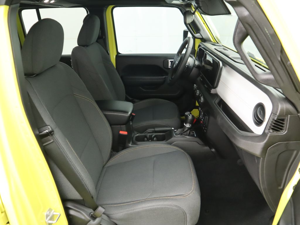 Thumbnail: 2024 Jeep Wrangler - 20