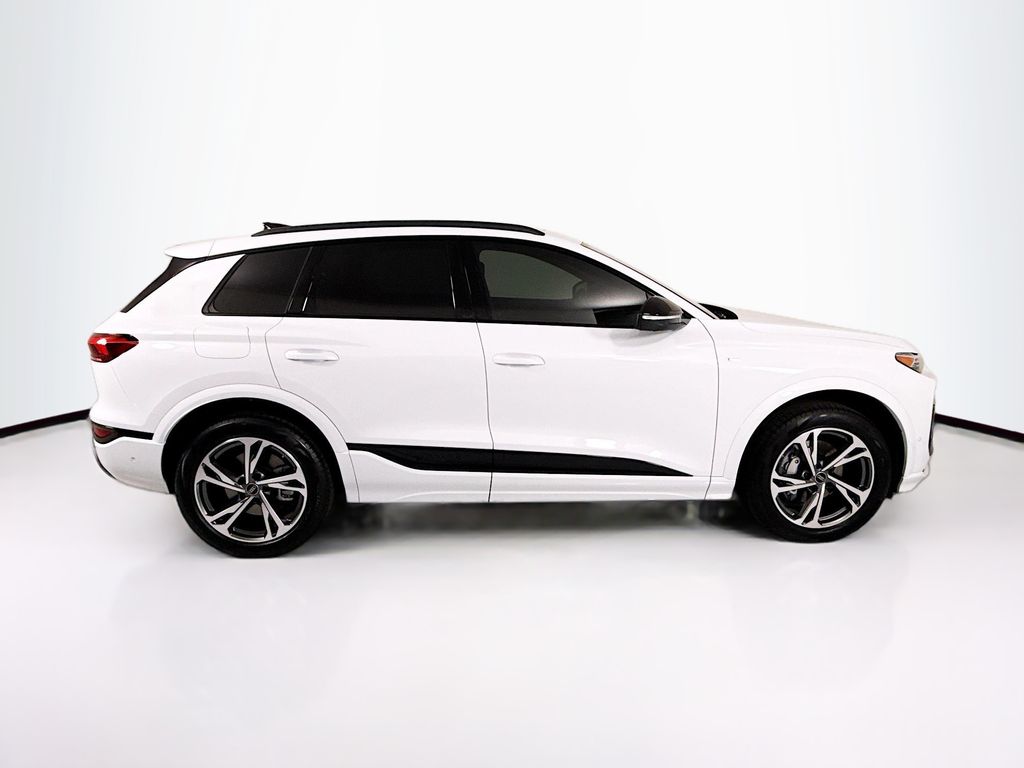 Thumbnail: 2027 Audi Q6 e-tron - 4