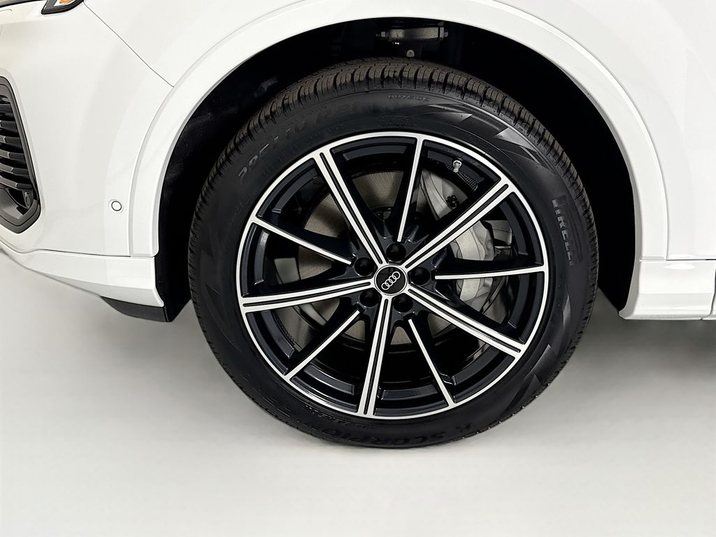 Thumbnail: 2026 Audi Q7 - 32