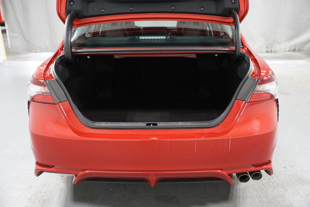 Thumbnail: 2021 Toyota Camry - 31