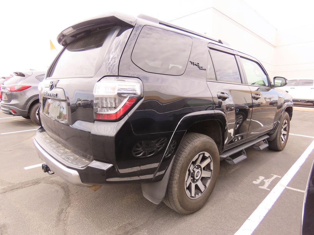 Thumbnail: 2022 Toyota 4Runner - 3