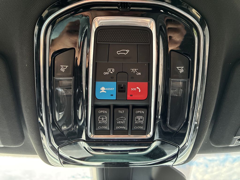 2023 Jeep Grand Cherokee Overland White at South Hills CDJR