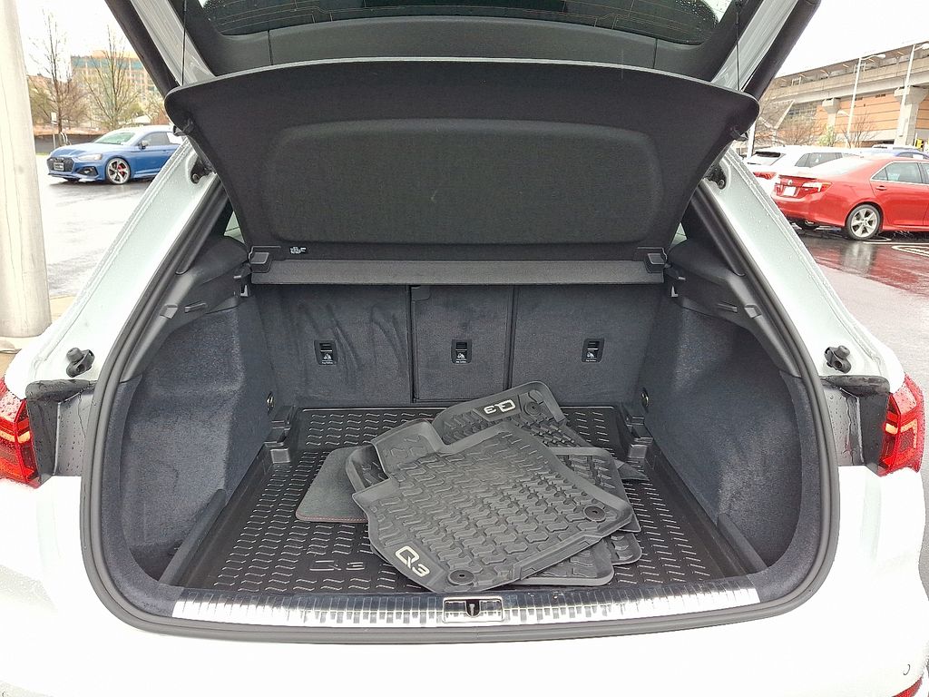 Thumbnail: 2025 Audi Q3 - 27