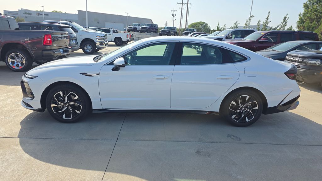 Used 2025 Hyundai Sonata SEL with VIN KMHL64JA5SA441979 for sale in Kansas City