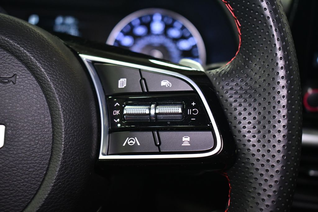 Thumbnail: 2023 Kia Forte - 25