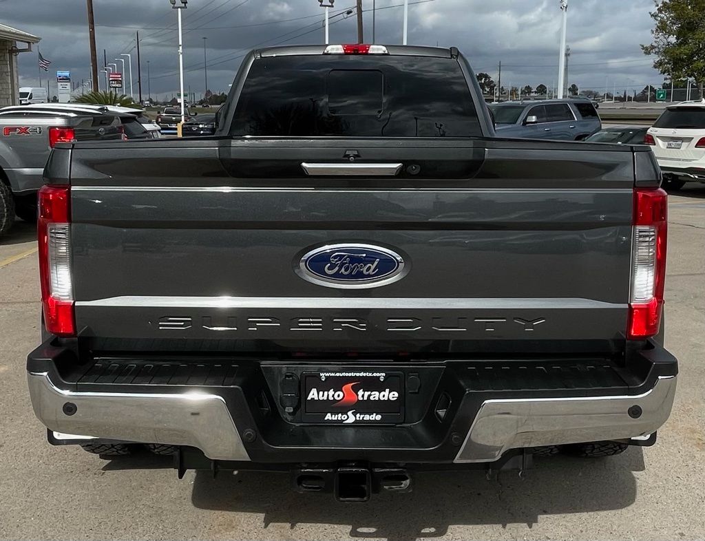 2019 Ford F-350SD Lariat - 9