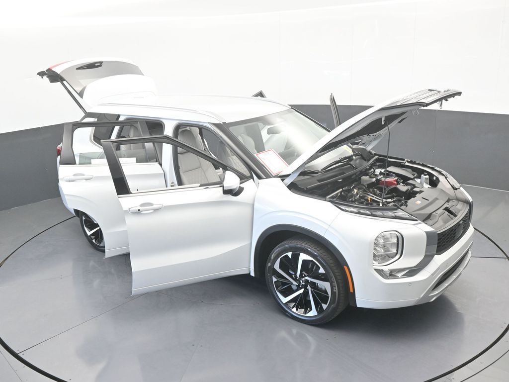 Used 2022 White Diamond Mitsubishi SEL image 70