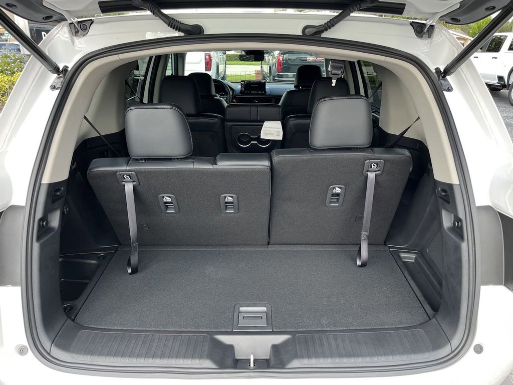 new 2025 Honda Pilot car, priced at $46,349