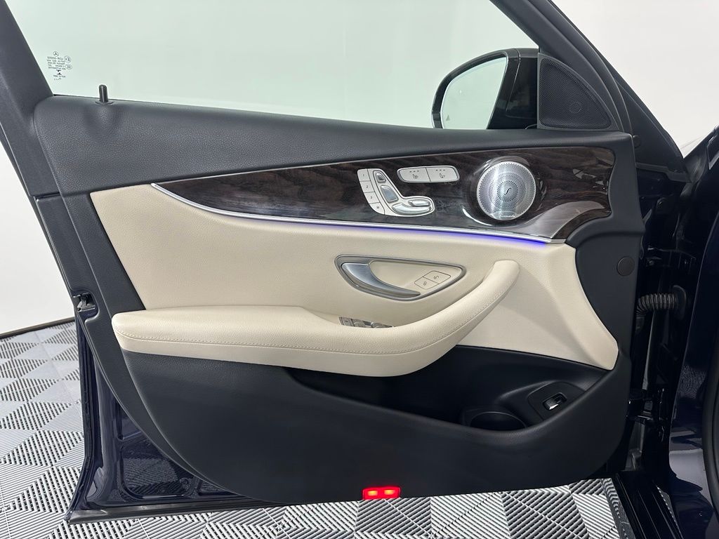 Thumbnail: 2021 Mercedes-Benz E-Class - 15