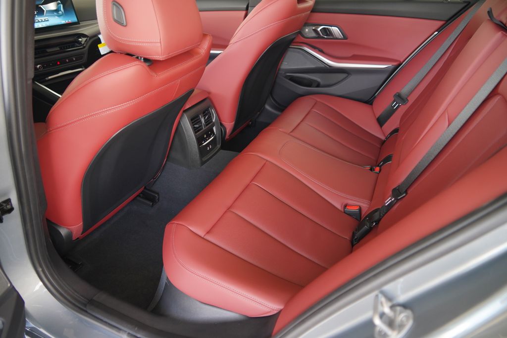Thumbnail: 2026 BMW 3 Series - 19