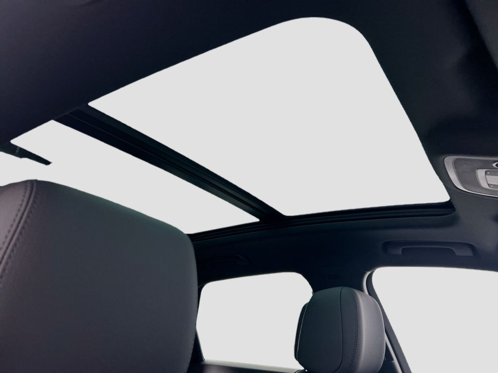 Thumbnail: 2025 Audi Q3 - 16