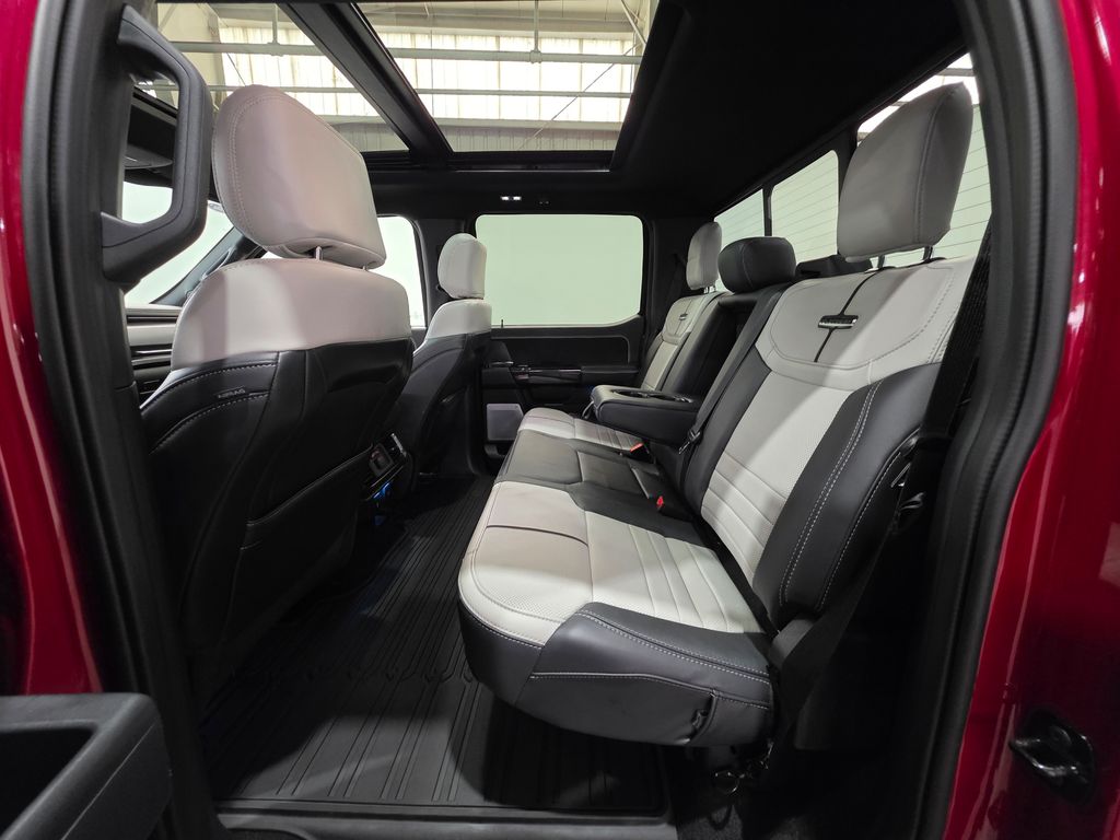 2025 Ford F-150 Lightning Platinum
