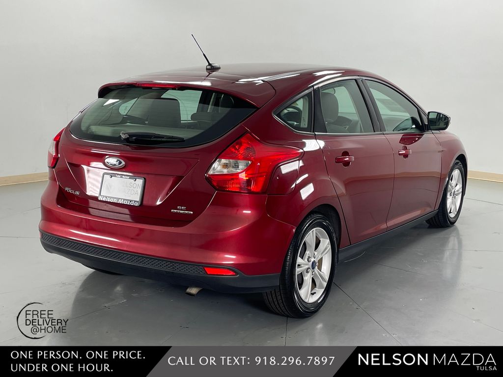 Used 2014 Red Ford SE image 6