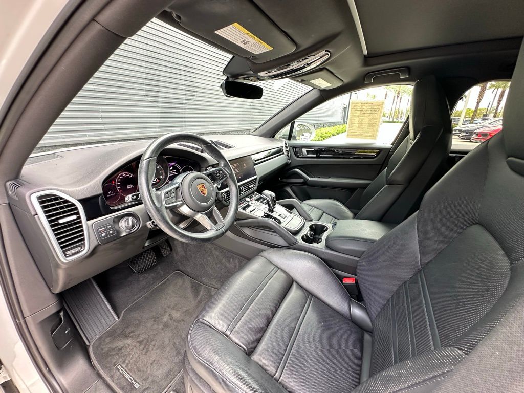 2022 Porsche   4