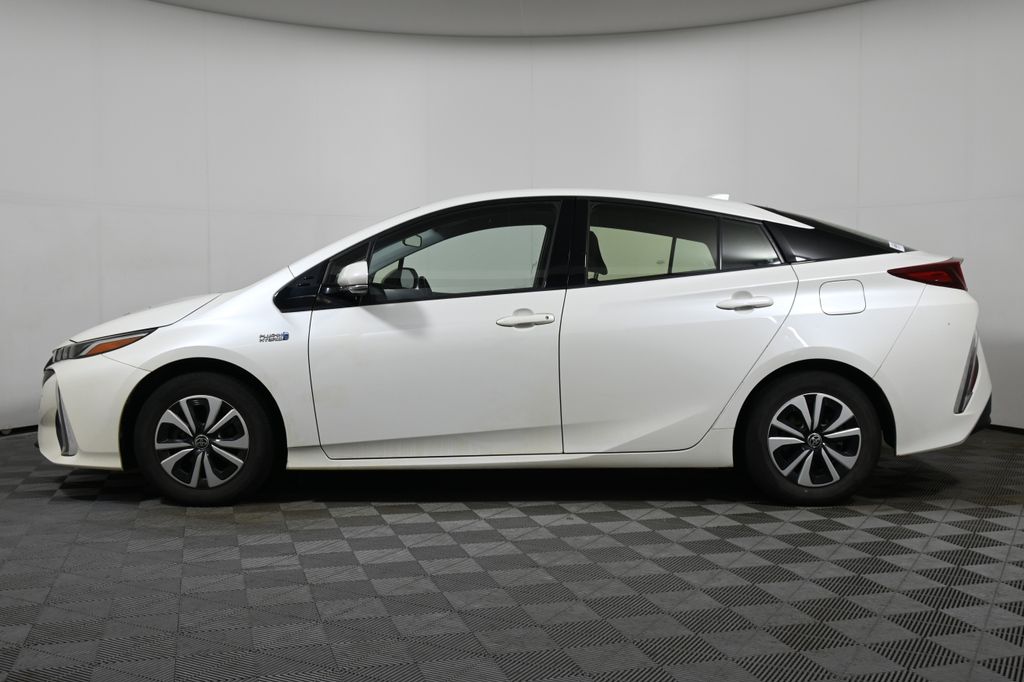 Thumbnail: 2018 Toyota Prius Prime - 2