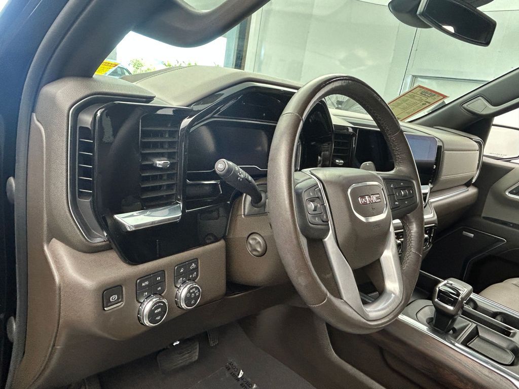 Used 2022 Onyx Black GMC SLT image 16