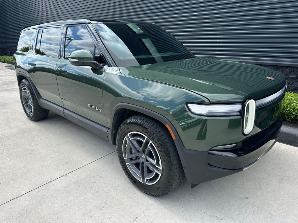 Thumbnail: 2025 Rivian R1S - 11