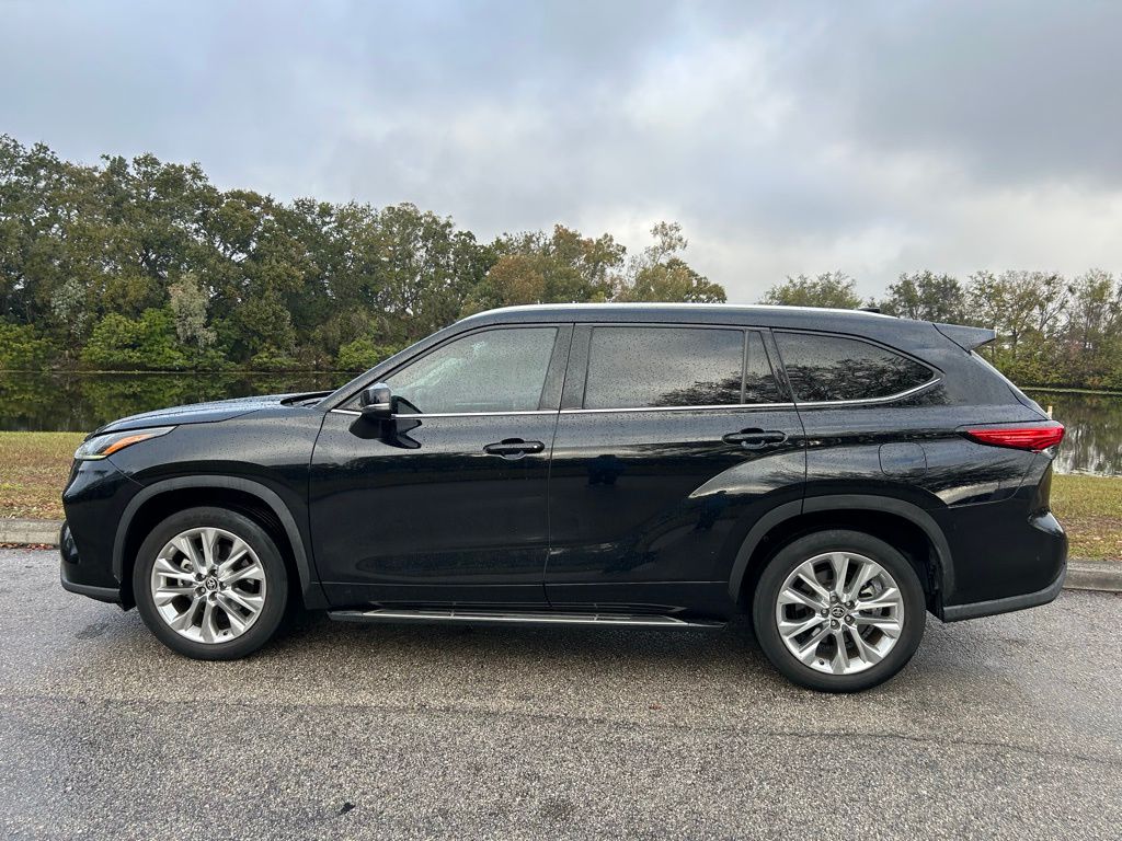 Thumbnail: 2023 Toyota Highlander - 2