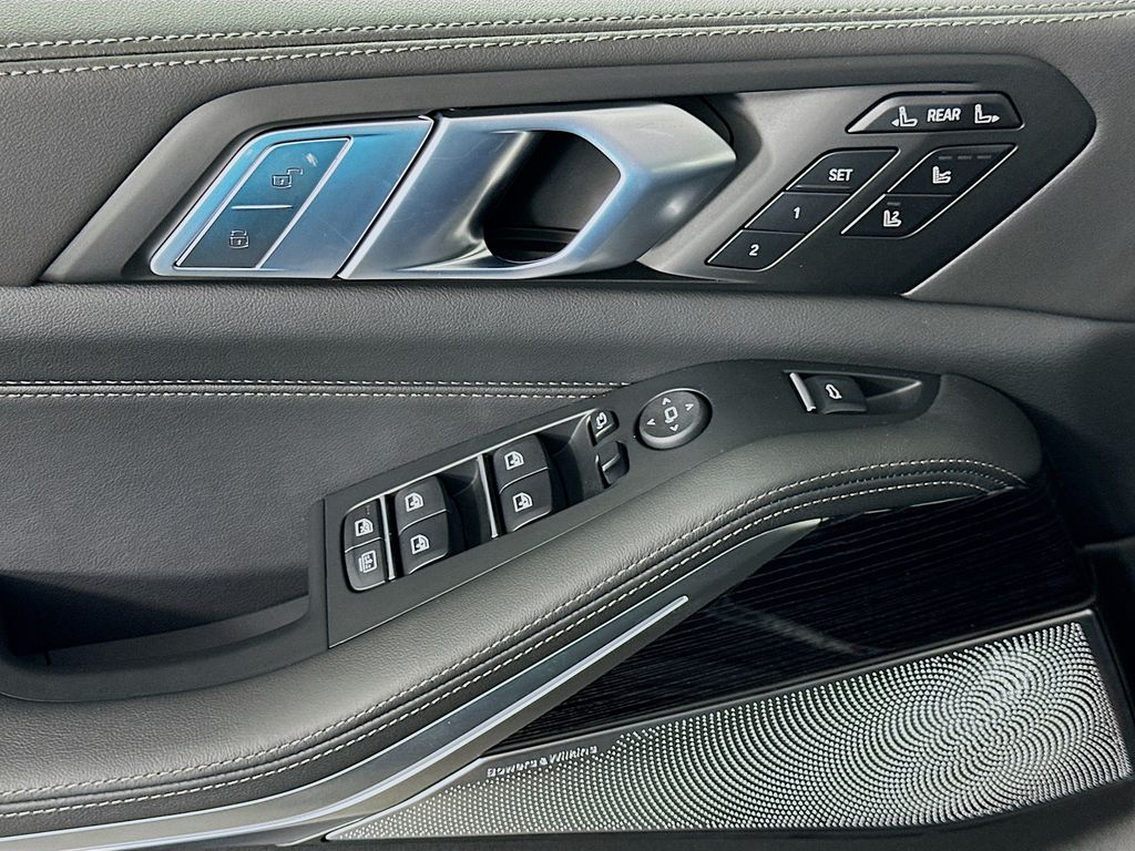 Thumbnail: 2027 BMW X7 - 20