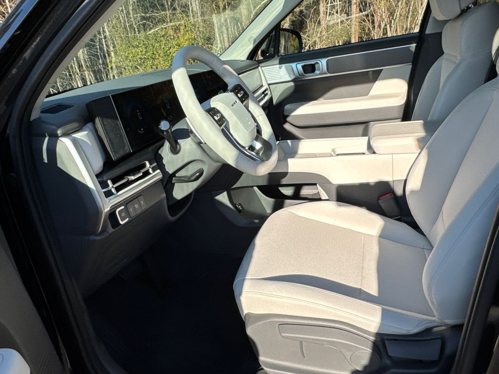 New 2026 Black Hyundai SE image 10