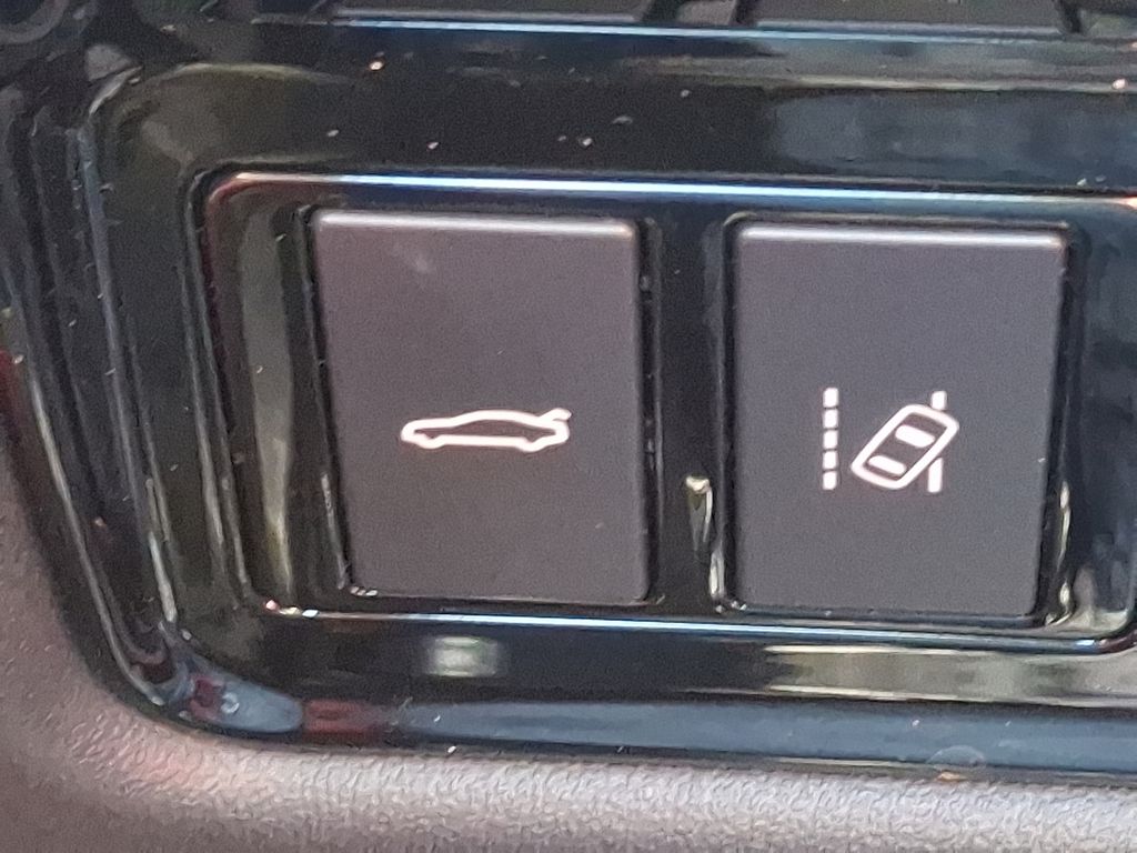 Thumbnail: 2020 Jaguar XF - 26