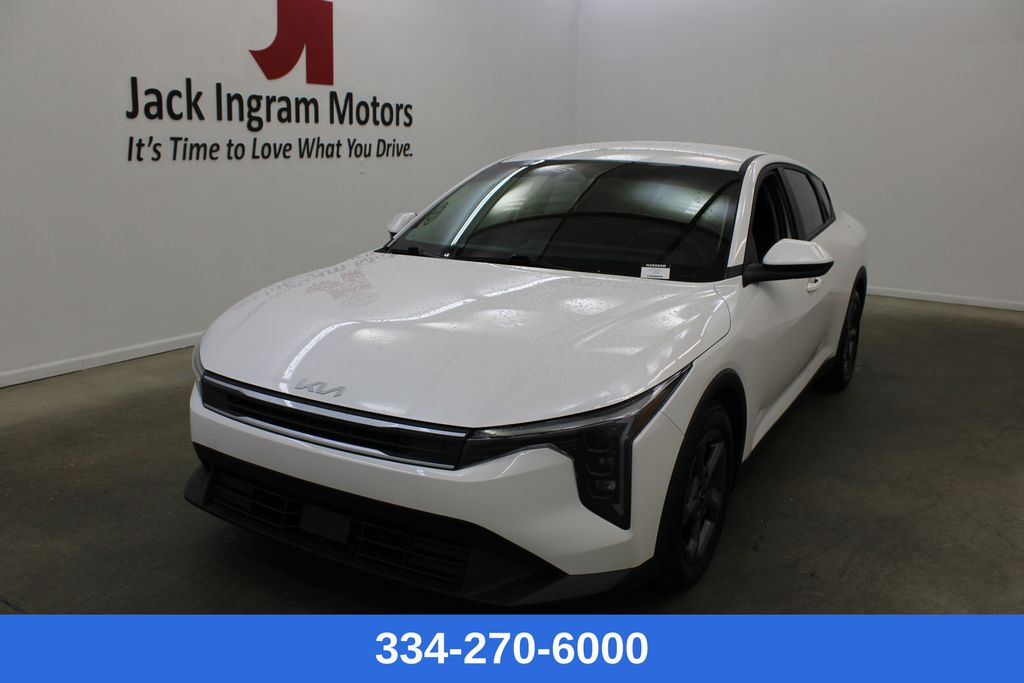 used 2025 Kia K4 car